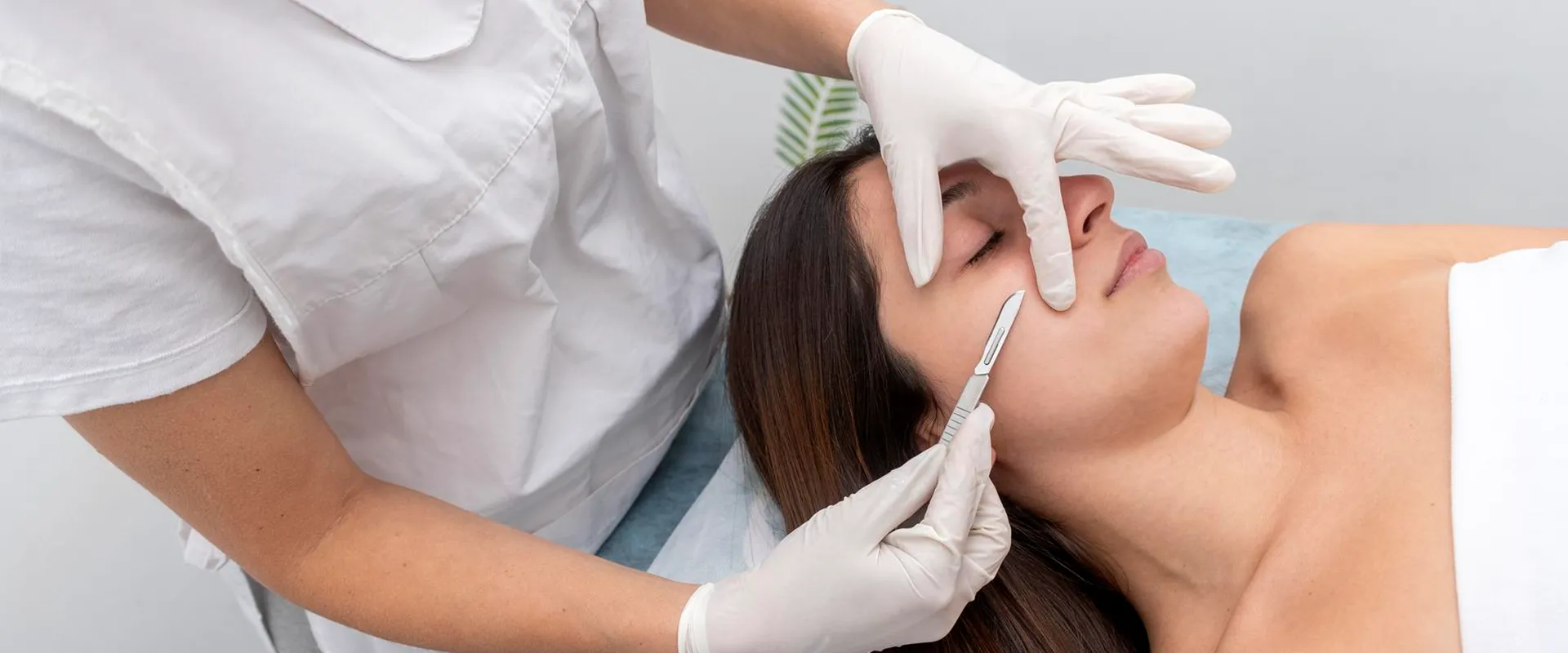 Dermaplaning - Suavidade, luminosidade e renovação imediata da pele - Instituto Isabella Seixas